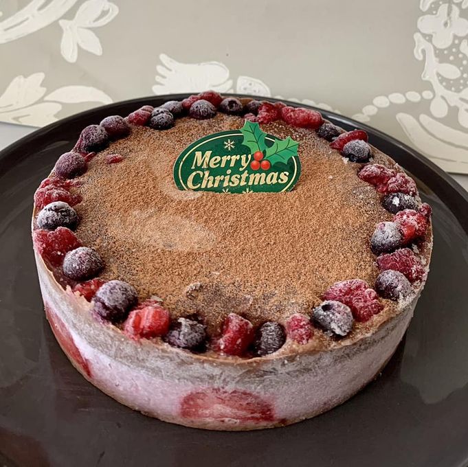 【店頭受取】ヴィーガンRAW クリスマスチョコ×ベリー3号《ヴィーガンケーキ》《ロースイーツ》《アレルギー対応》 2