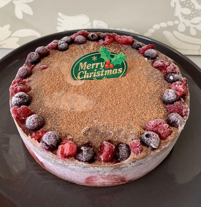 【店頭受取】ヴィーガンRAW クリスマスチョコ×ベリー3号《ヴィーガンケーキ》《ロースイーツ》《アレルギー対応》 1