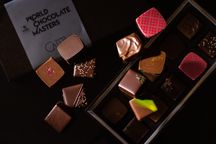 ワールドチョコレートマスターズ“CALVAスペシャルエディション”ショコラ10個  2