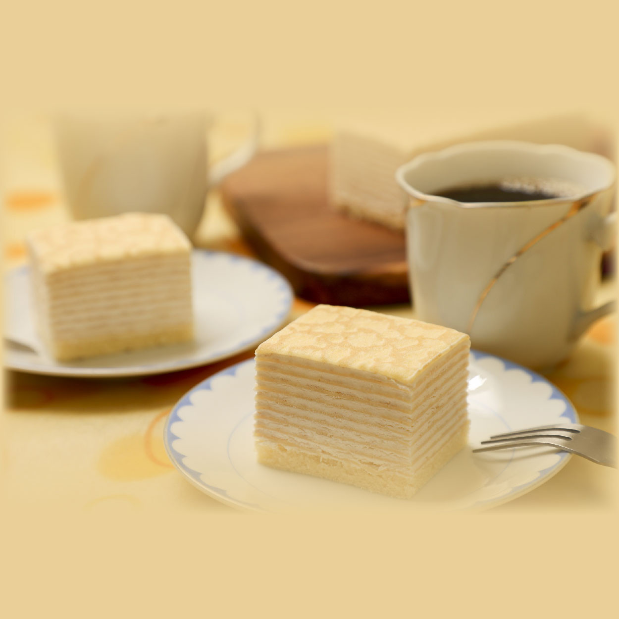 飾って楽しめる MOCHIミルクレープ （フレシュール） | Cake.jp