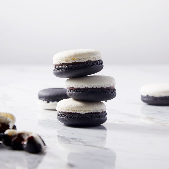 【LOUANGE TOKYO】マカロン モノトーンホワイト×ブラック クリスマス2025 2