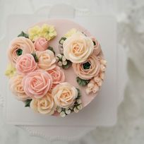 薔薇とラナンキュラス フラワーケーキ 4号 12cm 