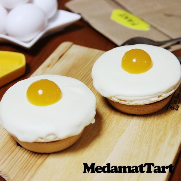 まるで目玉焼きみたいな目玉ったると【4個入】 （FAKEsurprisesweets