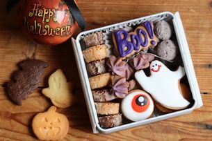 ハロウィンのクッキー缶 