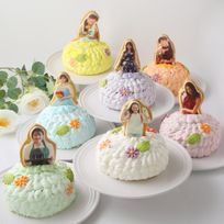 【都内の人気店・パティスリーラヴィアンレーヴ】ママドールケーキ 6号 衣装に合わせて7色からお選びいただけます♪ 
