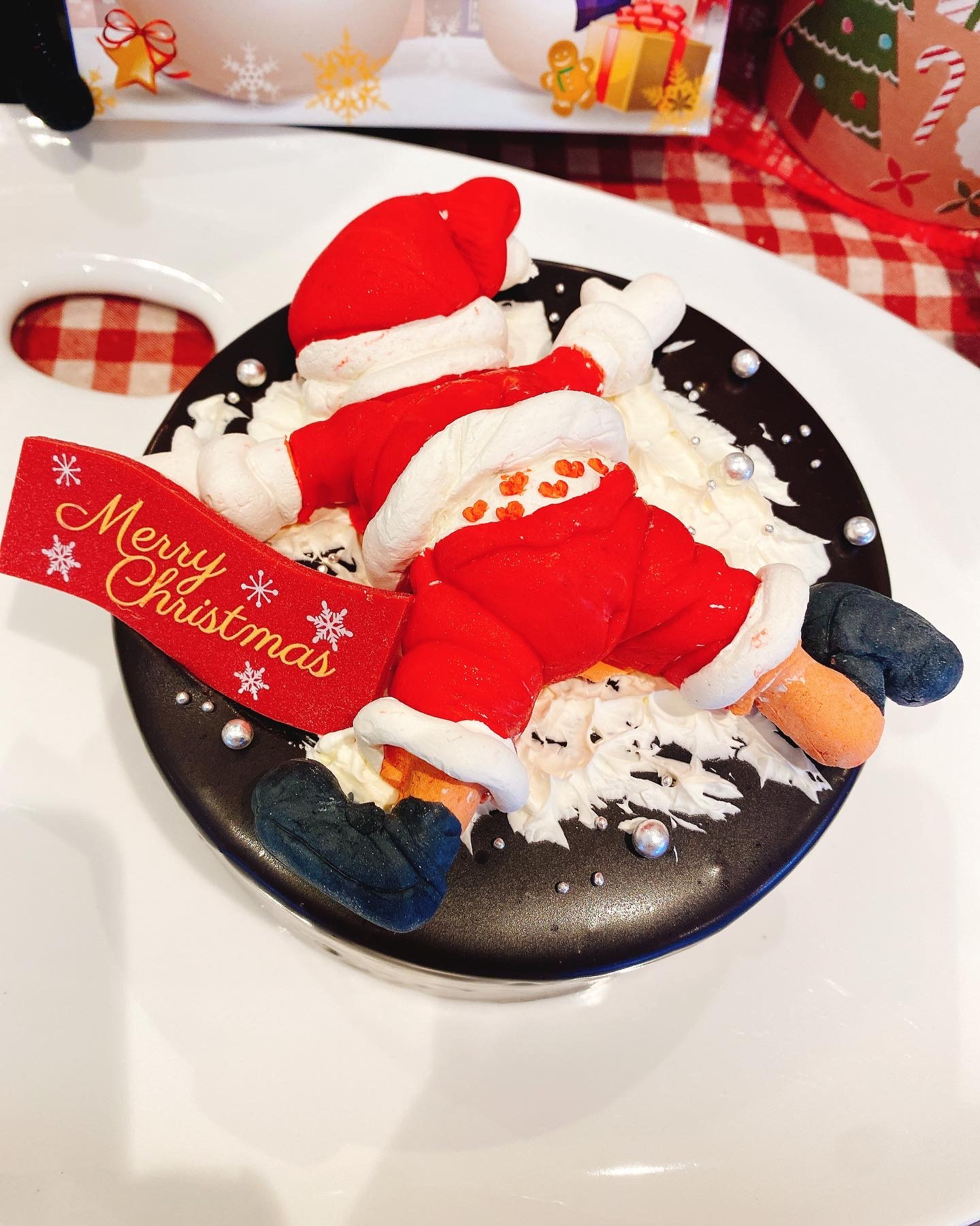 倒れたサンタさん、チョコレートクリームデコレーション