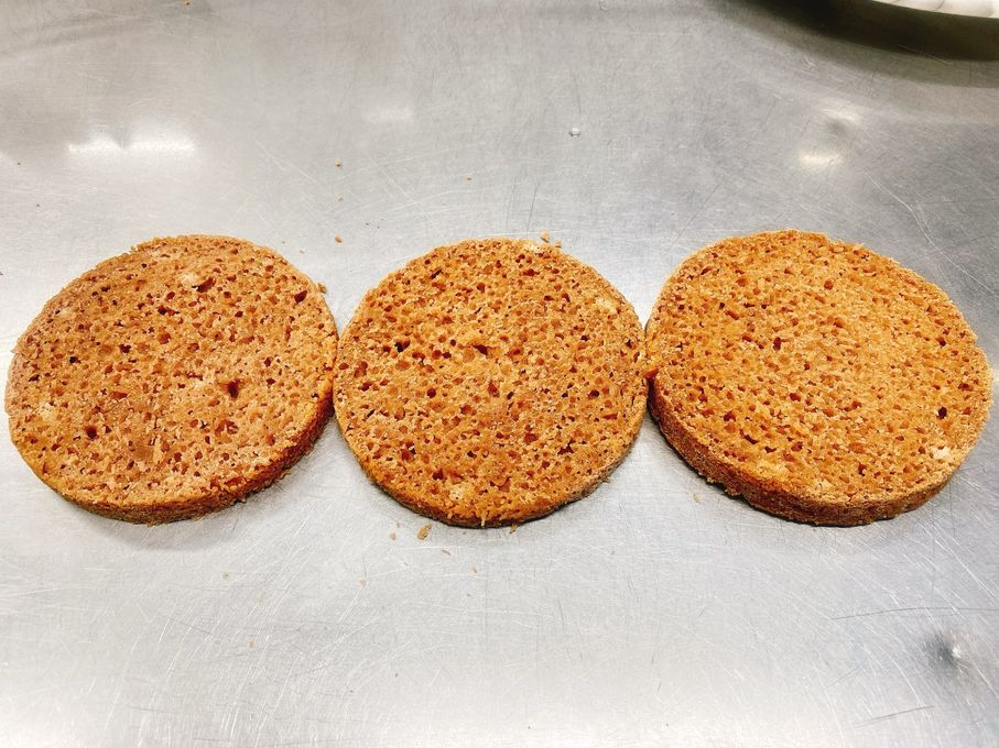 卵、不使用の生クリームデコレーション 4号12cm 3