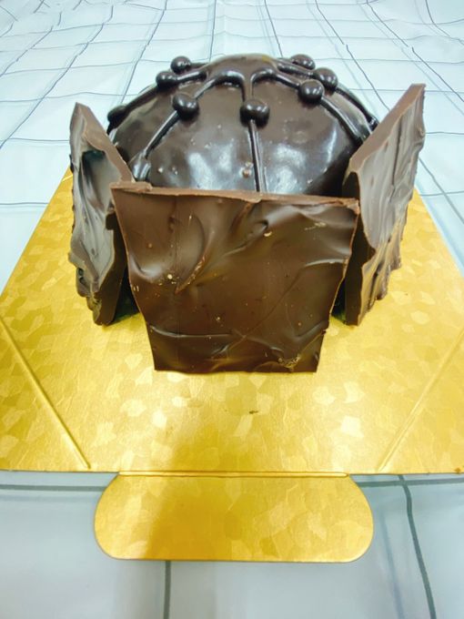 兜 チョコレートケーキ 3