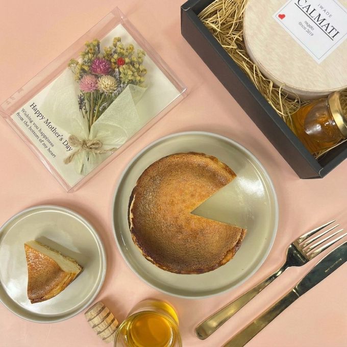 【ミニドライフラワー付き 】ハチミツをかけて完成する濃蜜チーズケーキ 4号 ハチミツ付き  父の日2026 8