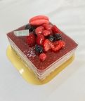 ～ルミリュウ特製季節のフルーツを贅沢に~ショコラフランボワーズマカロン  4