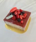 ～ルミリュウ特製季節のフルーツを贅沢に~ショコラフランボワーズマカロン  1