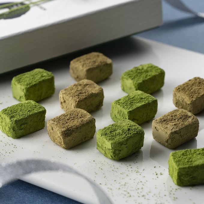 【京都・茶匠きよ泉が手掛ける抹茶・ほうじ茶スイーツ】宇治抹茶生チョコレート・ほうじ茶生チョコレート 32粒   ホワイトデー2026 1