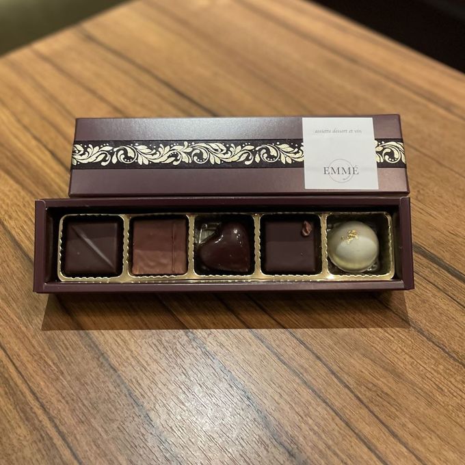 ボンボンショコラ5個入アソート「表参道EMME」の作るチョコレート   8