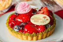【遅れてごめんね、お母さん】Mother's Day 赤い果実のピスターシュタルト4号セット 3