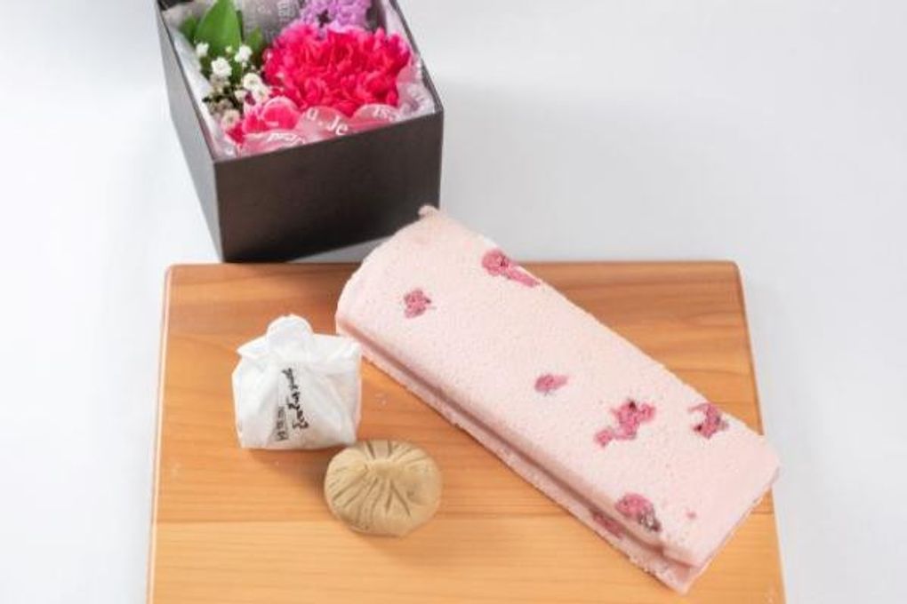 【新杵堂】生花＆栗きんとん(６個入り)＆桜ふわふわのセット  1