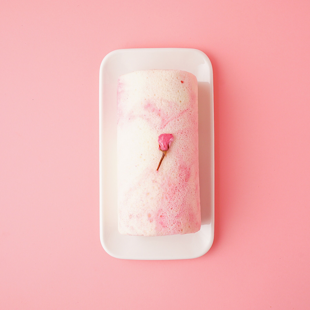 桜ロールと紅茶のセット （菓心谷常） | Cake.jp