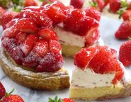 どっさり完熟いちごのストロベリーチーズタルト  18cm 8〜10名様  苺タルト 即日出荷 お届け指定可  お取り寄せ 誕生日ケーキ タルト ホワイトデー 2026 2