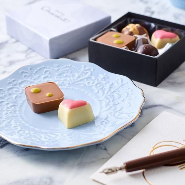 【チョコ】4点 チョコレートの名店ホテルショコラ】シグネチャー ミニ 4粒入り