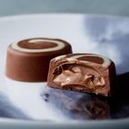【チョコレートの名店ホテルショコラ】ホワイトデー ポケット ブルー 8粒入り チョコレート 3