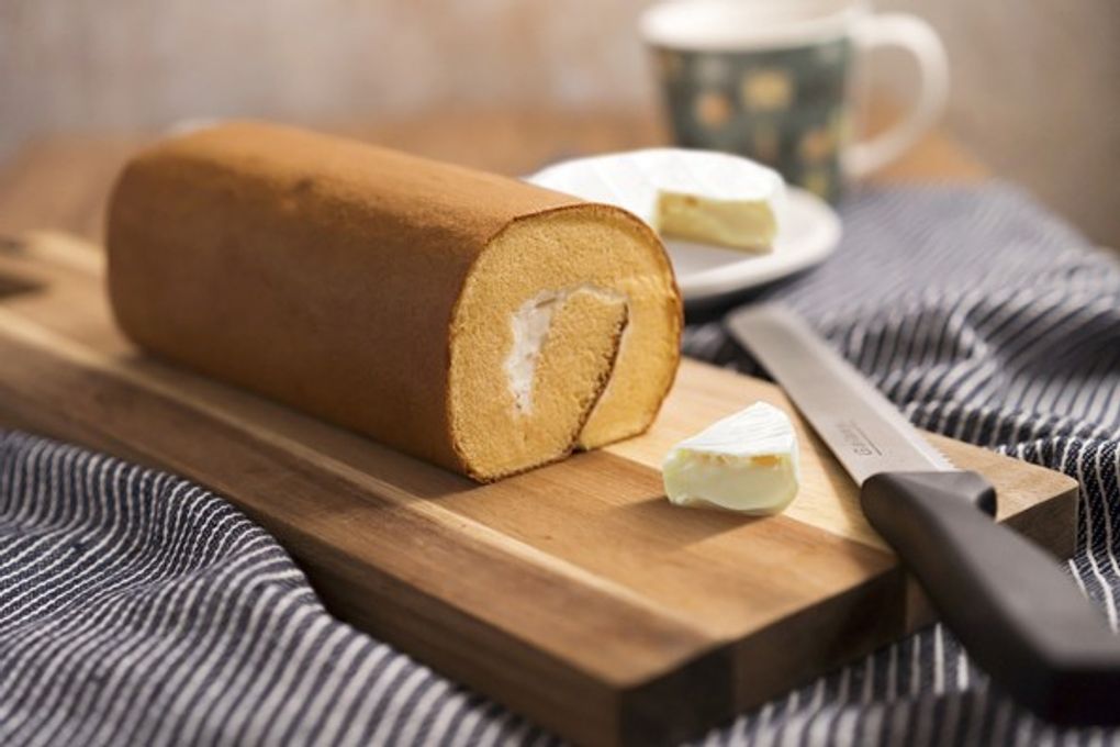 ・あいすの家・ 北海道濃厚チーズが味わえるカマンベールチーズロールケーキ 1