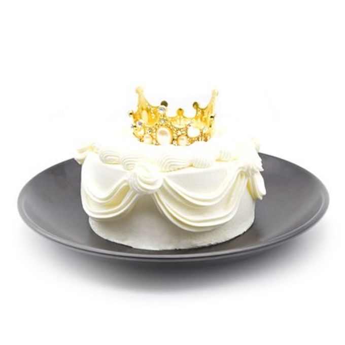 2026年春の新作 ティアラ ジェノワーズデコレーションケーキ  ※フルーツトッピングなし 5号サイズ【冷凍便】（誕生日・推し活・バースデー・映え） 3