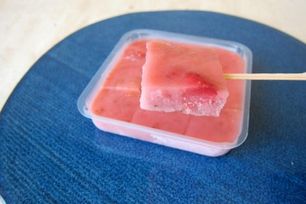 とけない不思議なアイス【葛アイス みるきゅーぶ】果実ごろごろ苺味