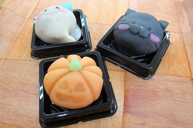 ハロウィン☆カボチャにちょこん黒猫&ちびオバケ ハロウィン☆カボチャにちょこん黒猫&ちびオバケ