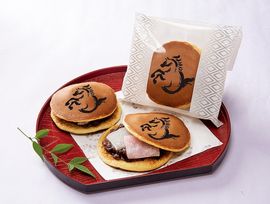 【数量限定販売】紅白羽二重《午の焼き印入》招福干支どら焼4個入1箱