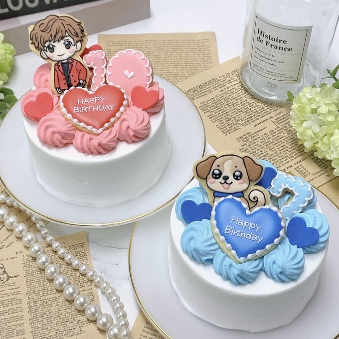 お好きなイラストの手書きクッキー付き♪ セミオーダーハートケーキ✧ 4号《選べる9色｜センイルケーキ｜アイシングクッキー｜イラストクッキー》 1