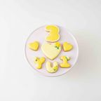 薔薇デザインプレートセット♪アイシングクッキーセット（プレート＋装飾ハート2つ）＋でお好きなアルファベットや数字をお選びください。オリジナルメッセージ可。全8色。誕生日や記念日、推しのお祝いなどにオススメ《アルファベット・数字：1枚》 5