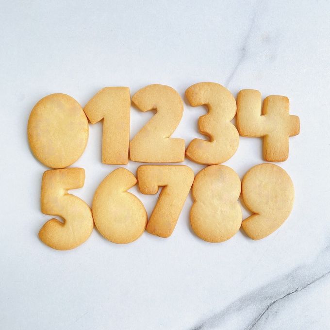 □プレーン数字クッキー 5枚《お好きにデザイン♪》 1