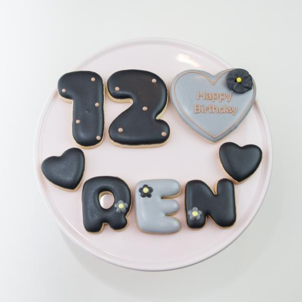 フラワー付き アイシングクッキーセット（プレート＋装飾ハート2つ）＋