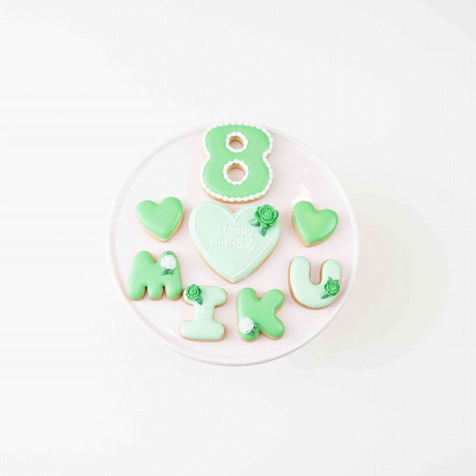 薔薇デザインプレートセット♪アイシングクッキーセット（プレート＋装飾ハート2つ）＋でお好きなアルファベットや数字をお選びください。オリジナルメッセージ可。全8色。誕生日や記念日、推しのお祝いなどにオススメ《アルファベット・数字：1枚》 7