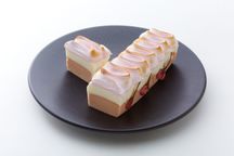 【人形町で人気のヴァン・ドゥーフのスイーツ】桜香るテリーヌチーズケーキ 1