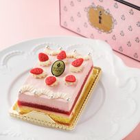 【Q-pot CAFE.】ホイップ＆ストロベリー アニバーサリーケーキ(7.5cm×11cm※2～3名様)