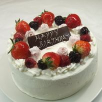 リースのような生デコレーション ラズベリー味のバラ お誕生日、記念日に最適 19ｃｍ