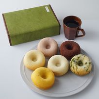 ドーナツセット プレーン、苺、抹茶マーブル、かぼちゃ、チョコレート、酒粕チーズを各1個ずつ入れたセット 