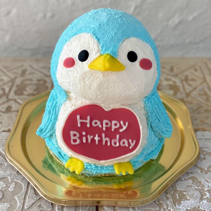 ペンギンの立体ケーキ(ハートのプレート) 5号 お誕生日やお祝いに 動物ケーキ  1