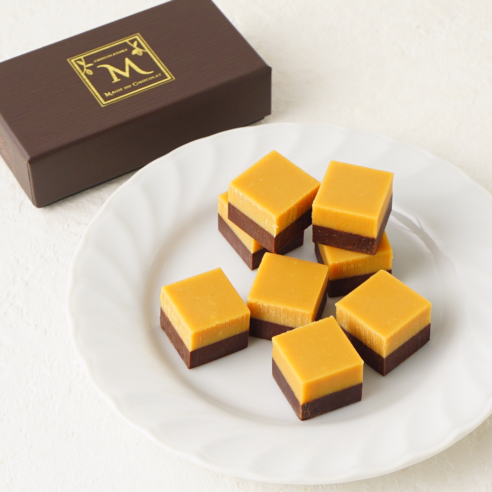 マジドゥショコラ】NO.4（ブロンド） 8個入（MAGIE DU CHOCOLAT（マジ