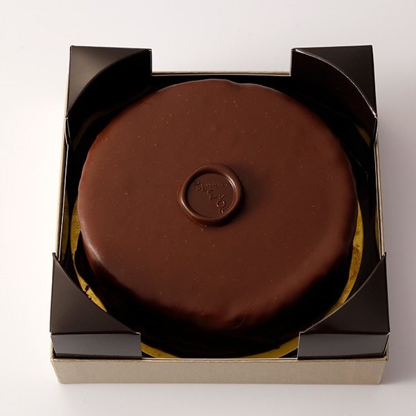 ショコラティエ パレドオール】ザッハトルテ ノワール （CHOCOLATIER
