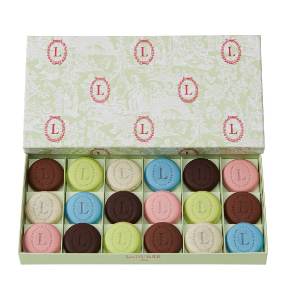 ラデュレ】ウジェニー 18個入り バレンタイン2026（LADUREE） | Cake.jp