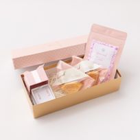 【誕生日・記念日のお祝い】4月誕生石揺れるキュービックピアス＆ダイヤモンド型バターサンド＆紅茶セット 