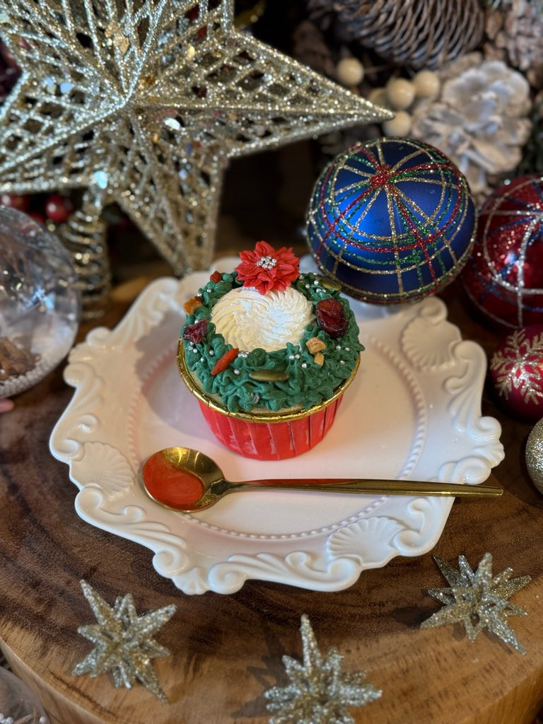 ケーキ屋　外壁　装飾品　オブジェ　オーナメント　生クリーム　クリーム　ホイップ PASTEL Santa is Coming！～“なめらかプリンブーム”の火付け役