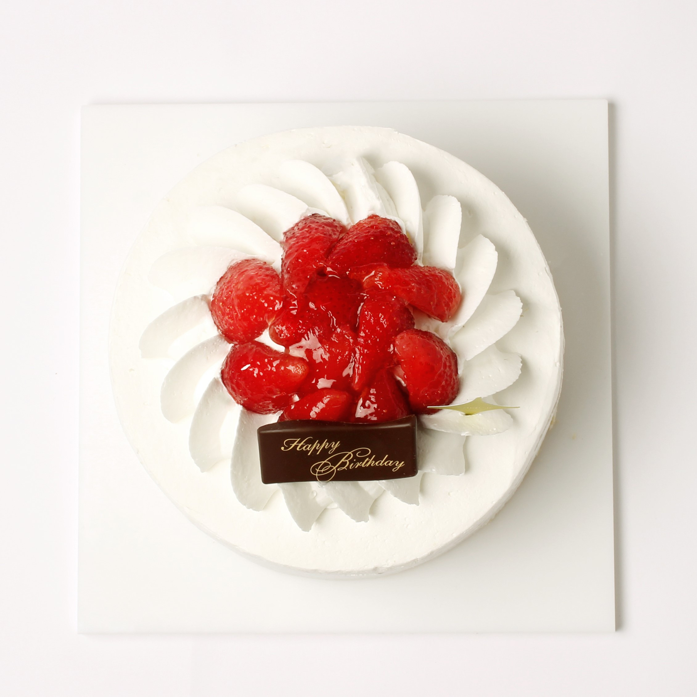 いちごケーキ いちごのレアチーズケーキ•*¨*•.¸¸🍓✨ ⁡ ⁡ ⁡ 丸いレアチーズ