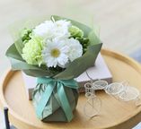 【宿泊施設にお届け】そのまま飾れる 花束ブーケ(ホワイト) Sサイズ  1