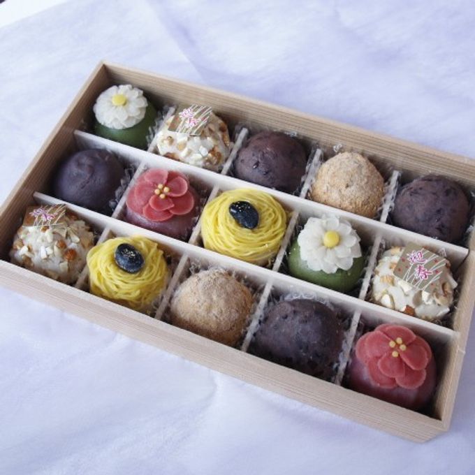 【１月のおはぎ】迎春１５個入りギフトBOX《風呂敷包み》 1