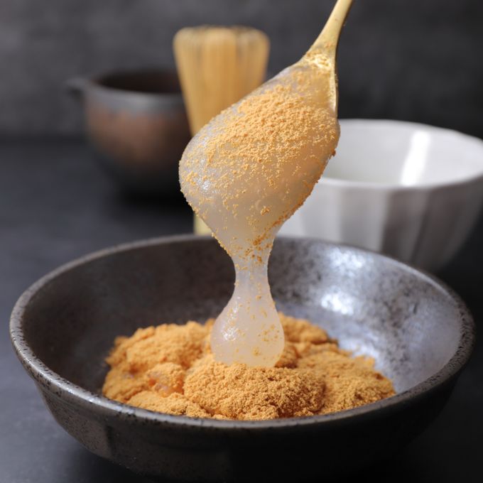 【お持たせにぴったり！】おはぎ専門店で人気のとろとろわらび餅（500g入り×2個セット） 1