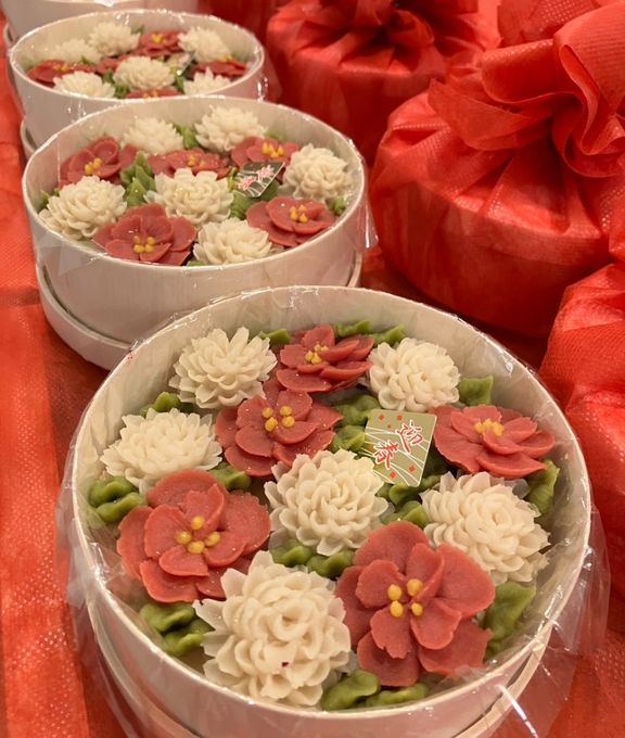 【迎春お持たせに】フラワーおはぎBOX「福寿」（風呂敷包み）（１２月２２日迄受付） 5