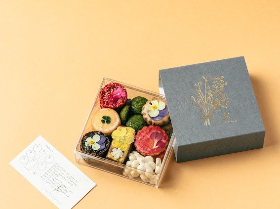 出雲の名店Grand Chainon】押し花のクッキー缶 ママルニー （Grand