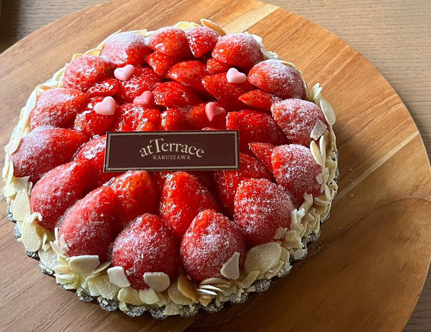 冷蔵でお届け】苺ショコラタルト 5号（atTerrace軽井沢） | Cake.jp